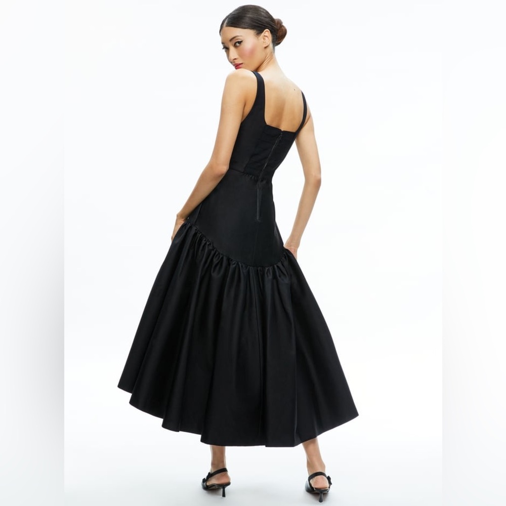 Alice + Olivia Diana Sleeveless Structured Midi Dress - Picture 5 of 14